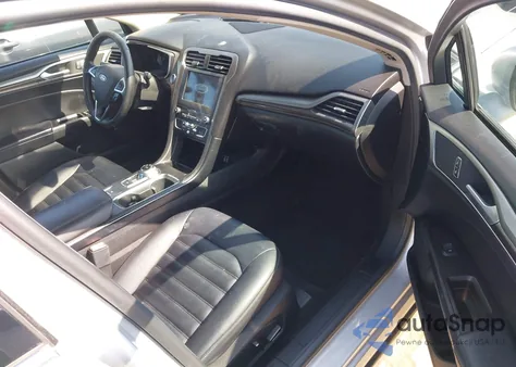 2019 Ford Fusion Hybrid Sel z USA, uszkodzony, nr VIN 3FA6P0MU8KR189542